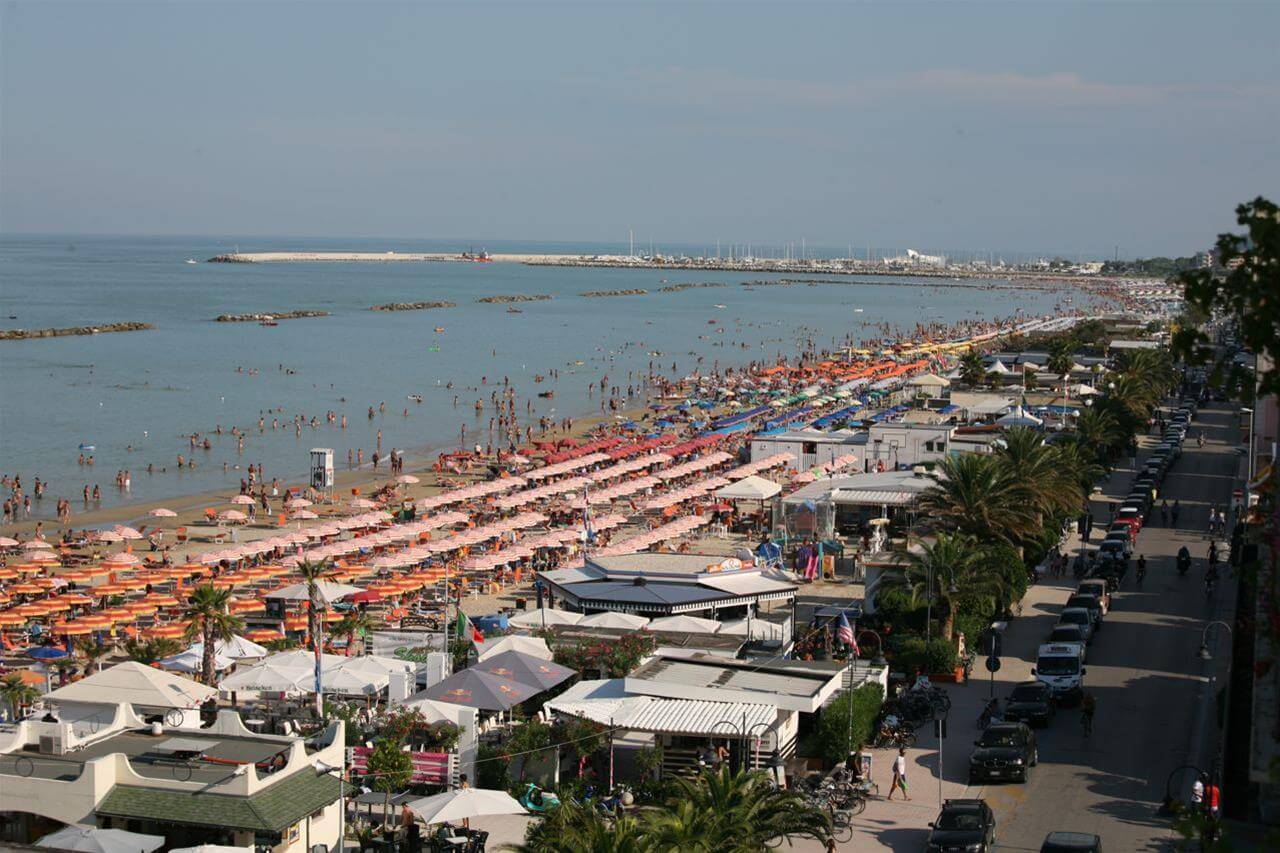 Porto San Giorgio: La spiaggia che vive!